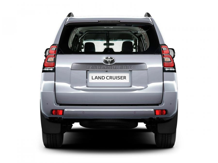  Toyota Land Cruiser Utility Commercial (150) 2018 года  (UK) (фото 4 из 9)